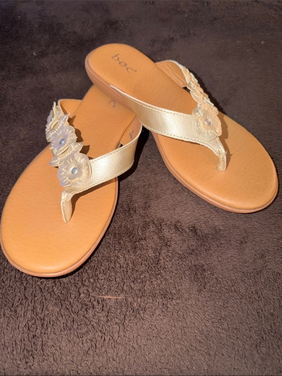 boc Shoes - Like new BOC (boc) gold floral faux leather sandals (8M)